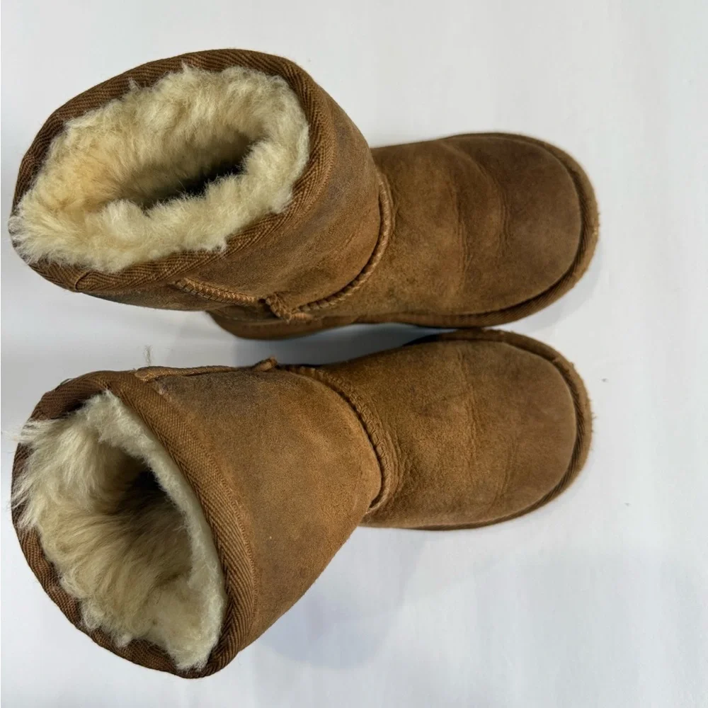 UGG CLASSIC BOOTS FOR TODDLERS